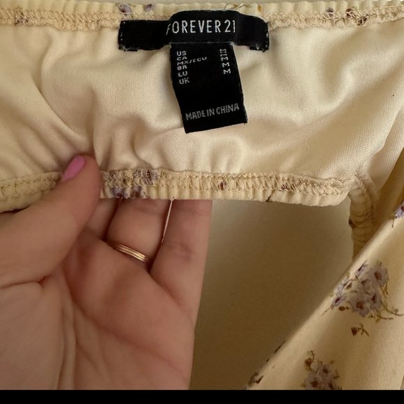 danty dress with open back - Picture 4 of 5